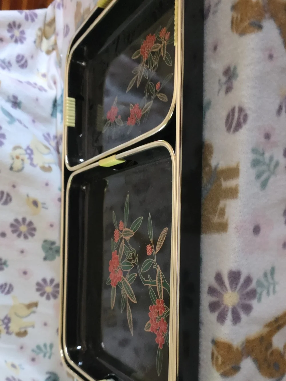 Vintage Japanese lacquerware nesting trays,
